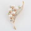 Biżuteria mody Wysokiej jakości Vintage złota broszka Austria Kryształy Pearl Flower Broatka Akcesoria 8698780