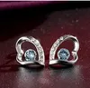 Boucles d'oreilles en forme de cœur en cristal blanc plaqué or blanc 18 carats pour femmes, jolies boucles d'oreilles en forme de cœur d'amour, bijoux de mariée, joli cadeau