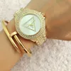 Moda Quartz Brand Watches Women Girl Crystal Triangle Style Dial Dial Band Metal Wrist Watch GS6831-1255Y