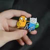 Miss Zoe Adventure Time Emaljnål Finn och Jake broscher Väska Kläder Lapel Pin Button Badge Cartoon Smycken Present till vänner barn