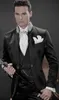 クソンスリムフィット刺繍男性スーツ（ジャケット+パンツ+ベスト）オーダーメイドブラックグルーミングマンタキシードグルーミングウェディングプロムメンズスーツ