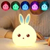 Baby Kids Night Light Kawaii Silicone Bunny Kanin Lampa Tryck Control Färg Ändra andningsljus för barn, Rolig Nighttime Buddy