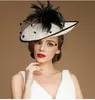 Cappelli Vintage Lady Cappello nero e avorio Perfetto copricapo a gabbia per uccelli Testa velo Piuma Accessori da sposa da sposa Festa Donna Sposa Fascina