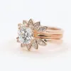 Conjunto de anel de noivado com diamante de safira branco e ouro rosa 18K exclusivo com design de folha tamanho 512276Y8232756
