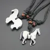 Mode -sieraden hele 12pcslot stam stijl imitatie bot gesneden dierenriem wit paarden hanger ketting amuletten drop mn8982447