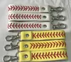 Hela Sport Seamed Lace Läder Nyckel Kedja Sillben Softball Baseball Snabb Pitch Baseball Stitch Keychain Bag Tillbehör 5PCS Hot Selling