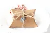 Fashion Hot Cute Kraft Paper Pillow Favor Gift Box Bomboniera regalo Bomboniere Scatole regalo di carta Fornitura di sacchetti