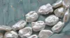 Bracciale LL3row con perle rinate keshi barocche bianche da 8" e 20 mm
