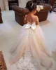 2019 Lovely Flower Girl Dresses For Weddings Long Sleeves Appliques Lace Ball Gown Champagne First Communion Dress Girls Pageant Party Gowns