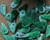 Vente en gros - Pendentif feuille de dragon vert sec éparpillé matériel de jade naturel Bracelet pendentif accessoires oreille