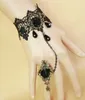 Hot Style Gothic Bronze Lady's Armband Band Ring met European Antique Grain Black Rose Crystal is prachtig en elegant