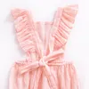 Baby Back Cross Romper Ins Girl Ruffle Ärmes Jumpsuits 2018 Sommar Mode Boutique Kids Flatare Ärm Klättring Kläder C4004