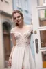 Abiti da sposa economici in pizzo illusione top scoop di design modesto lunghezza del pavimento in chiffon spacco anteriore spiaggia estiva abito da sposa Berta manica senza schienale