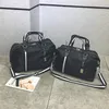 Borse da ragazza per ragazzi di alta qualità Borsa a tracolla da esterno Borsa da viaggio da donna per uomo Borsa da viaggio per palestra Borse da viaggio in nylon Nero DHL / Fedex / UPS