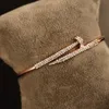 Accessoires de bijoux de mode pour femmes Bracelet de diamants CZ de luxe pour femmes décoration de fête de mariage2402309