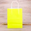 Hoge kwaliteit kraftpapier verpakking tas met handgrepen festival gift tas voor bruiloft snoep kleuren papieren zakken voor het winkelen 10 kleuren