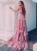 Vintage Långärmade kvällsklänningar Sheer Jewel Neck Lace Appliques Soft Tulle Prom Party Gowns med Sash Sweep Train Cut Out Keyhole Back