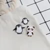 Qiheジュエリーブローチピンペンギンパンダ動物ブローチバックパックハットカラーバッジ動物ピンペンギンジュエリー