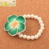 Clay Frangipani Plumeria Flower Pearl Beaded Strands Stretch Armband 6.5 "BB80 Mode Smycken Armband