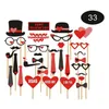 33pcs / Set Photo Booth accessoires Photographie Masque Masque Carte de papier Mariage / Anniversaire / Saint Valentin Day Party Décoration Red Heart Kiss