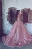 Custom Pink Strapless Baljurk Avondjurken met 3D Kant Applicaties Sweetheart Sweep Train Formele Prom Feestjurken