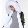 Manteaux de neige pour femmes Garniture en fourrure de raton laveur blanc Doublure en fourrure de lapin blanc Toile verte longue Drapeau de l'Allemagne Parkas brodés