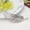 Korea Ny Mode Metal Feather Hairpin Hair Clips Satement Hårstolar Hårbyxa Tillbehör Kvinnor Smycken Retro Design