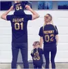 Lustige passende Familien-Outfits, schwarz, golden, Papa, Mutter, Kind, Baby, Sortiernummer, Baumwolle, kurzärmeliges T-Shirt, interessante warme Familienkleidung