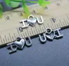 Partihandel 100 st I LOVE U Letter Legering Berlocker Hänge Retro Smycken Göra DIY Nyckelring Ancient Silver Hänge För Armband Örhängen 9*17mm