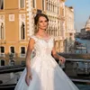 2019 새로운 도착 럭셔리 채플 기차 공 가운 웨딩 드레스 화려한 아플리케 스쿠프 Vestido de Noiva 환상 다시 플러스 사이즈