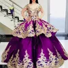 Golden Appliqued Purple Aftonklänningar V-Neck Cap Sleeves Satin Ball Gown Engagement Dress Gorgeous Dubai Princess Evening Dress Prom Klänningar