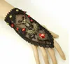 Kostenlose neue Gothic Punk Vintage Handverzierungen Geisterkopf Dame schwarzes Spitzenarmband modische Persönlichkeit klassisch zarte Eleganz