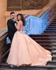 2019 Abiti da ballo sexy Quinceanera rosa cipria Abiti da sera in raso con spalle scoperte Maniche lunghe Lunghezza pavimento Abiti da sera da ballo