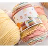 Fijne kwaliteit 100 g / bal ruimte kleurstof regenboog kleur katoen gemengd garen mooie zachte hand breien draad voor deken kussen sjaal
