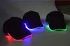 Chapeaux de fête de haute qualité vente chaude 7 couleurs LED Light Hat Glow Hat Tissu noir pour adultes Casquettes de baseball Sélection lumineuse SN1386