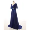 Romantische donkerblauwe moeder van de bruid bruidegom jurken chiffon v nek backless lint bogen kristallen dichter korte mouwen goedkope lange prom dress