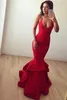 Seksowna najnowsza urocza czerwono -czerwona szyja Sukienki balowa satynowa prosta długość podłogi Warstwowe formalne sukienki imprezowe sukienki wieczorowe