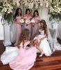 Roze Off Shoulder Satin Mermaid Bruidsmeisjes Jurken Eenvoudige Lange Bruidsmeisjes Jurken Bruiloft Gastjurken Arabische Maid of Eer Bruidsmeisjesjurken