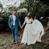 Duas Peças Bohemian Vestidos De Casamento A Linha de Manga Longa Profundo Decote Em V Lace Apliques De Jardim De Noiva Vestidos Glamouroso Do Vintage País Do Vestido De Casamento