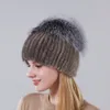 女性のためのホットスタイルの女性ミンクの毛皮のキャップ冬の暖かい帽子の垂直ニットミンクトップ帽子の上の銀のキツネの部分が少ない
