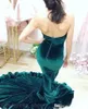 Русалочка темно -зеленые выпускные платья просты