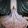 素晴らしい3D花のウェディングドレスアップリケのVネック半袖レースボールガウンブライダルドレスゴージャスな2メートル電車サウジのウェディングドレス