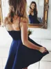 Enkel Satin Navy Korta Homecoming Dresses V Neck Spaghetti Straps Navy Blue Party Dresses Custom Made Prom Dresses