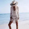 2018 Sexy Kobiety Hollow Out Floral Lace Hak Crochet Beachwear Cover-up Długie Rękaw Głębokie V-Neck Bkabi Set Coverups Beach Sukienka