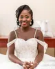 Vestidos de novia de spaghetti sudafricanos 2018 Apliques de encaje de verano Vestidos de novia con cuentas Más tamaño Vestidos de novia Barrido de trenes por encargo