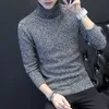 L'inverno maschio di moda si addensano per mantenere maglione maglione a maglia a maglia con colletto alto caldo/uomo a colori puro in forma casual