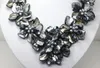 Collier fait main en forme de fleur avec des perles, collier en cuir noir de couleur noire avec vadrouille baroque