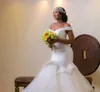 Eleganti abiti da sposa a sirena di spalla per perle senza maniche arruffato per perle da sposa arabi spazzano treno vera immagine allacciata per abiti da sposa