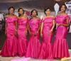 Robes de demoiselle d'honneur fuchsia sur l'épaule plis perles sirène demoiselle d'honneur robe formelle femmes africaines portent une robe d'invité de mariage