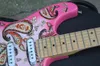 Roze elektrische gitaar met bloempatroon, SSS-pick-ups, transparante pickguard, esdoorn fretboard, kan worden aangepast als aanvraag